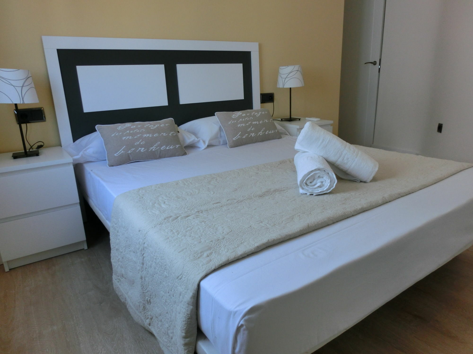 Total Valencia Joaquin Sorolla Apartment ภายนอก รูปภาพ